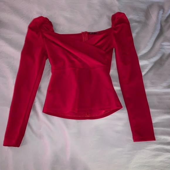 *NEVER WORN* cute red blouse - Picture 4 of 4